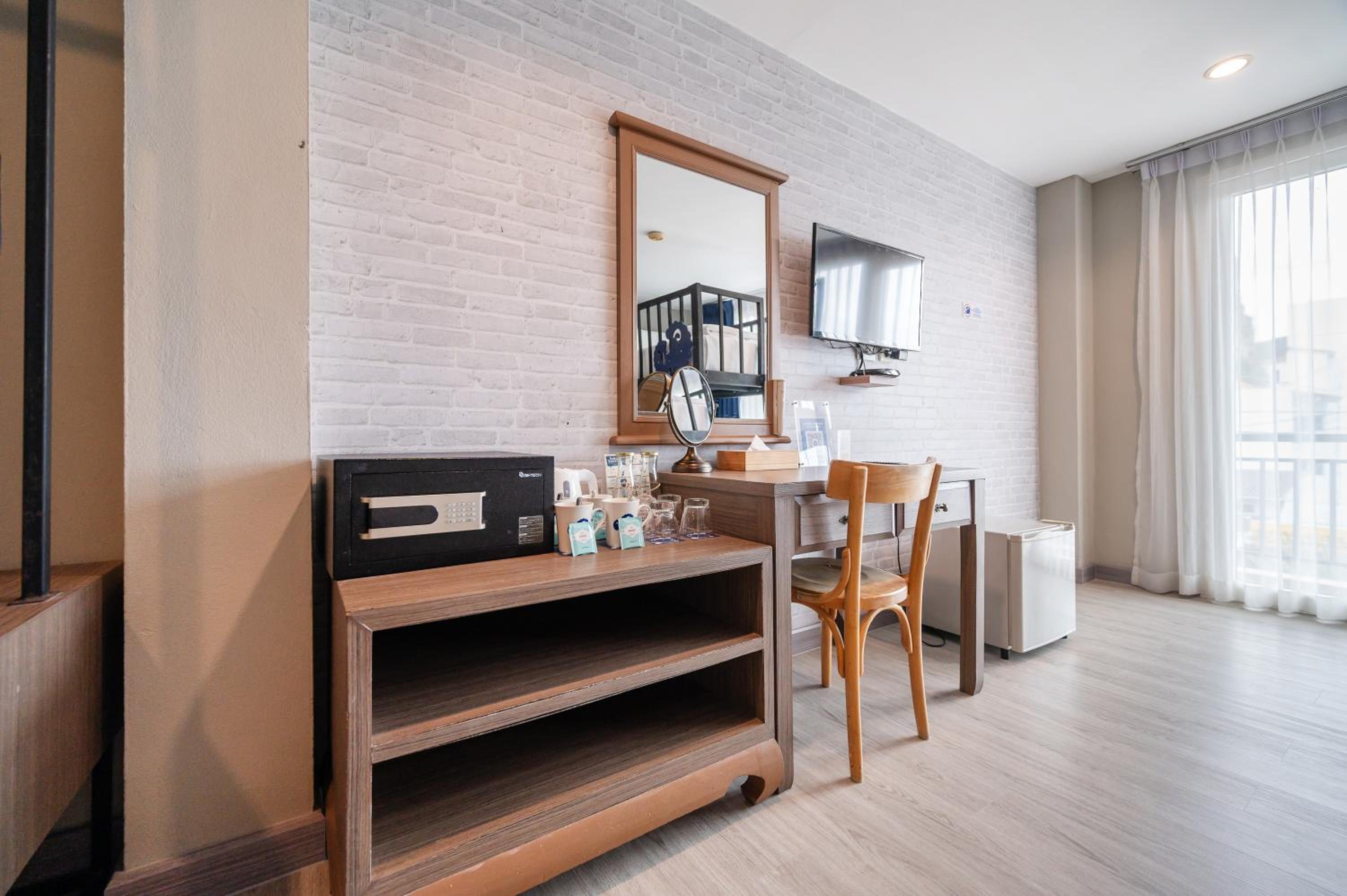 Deluxe Quadruple Room