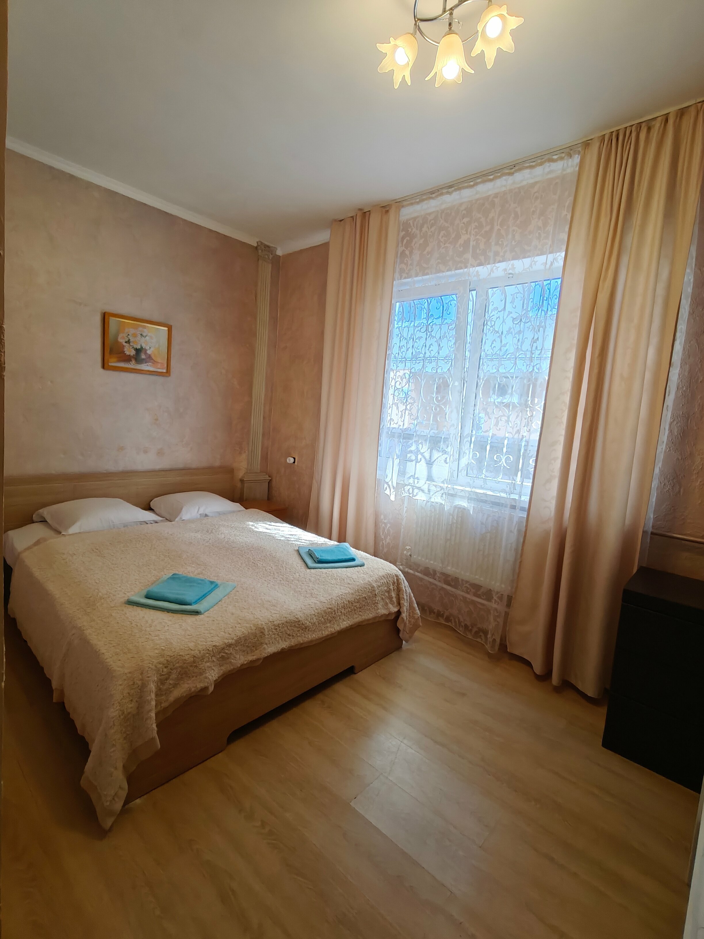 Стандарт 3+3 с кухней-беседкой из 2х комнат