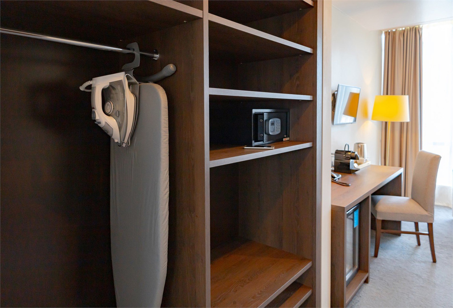 КОМФОРТ ДВУХМЕСТНЫЙ С КРЕСЛОМ (второй корпус)