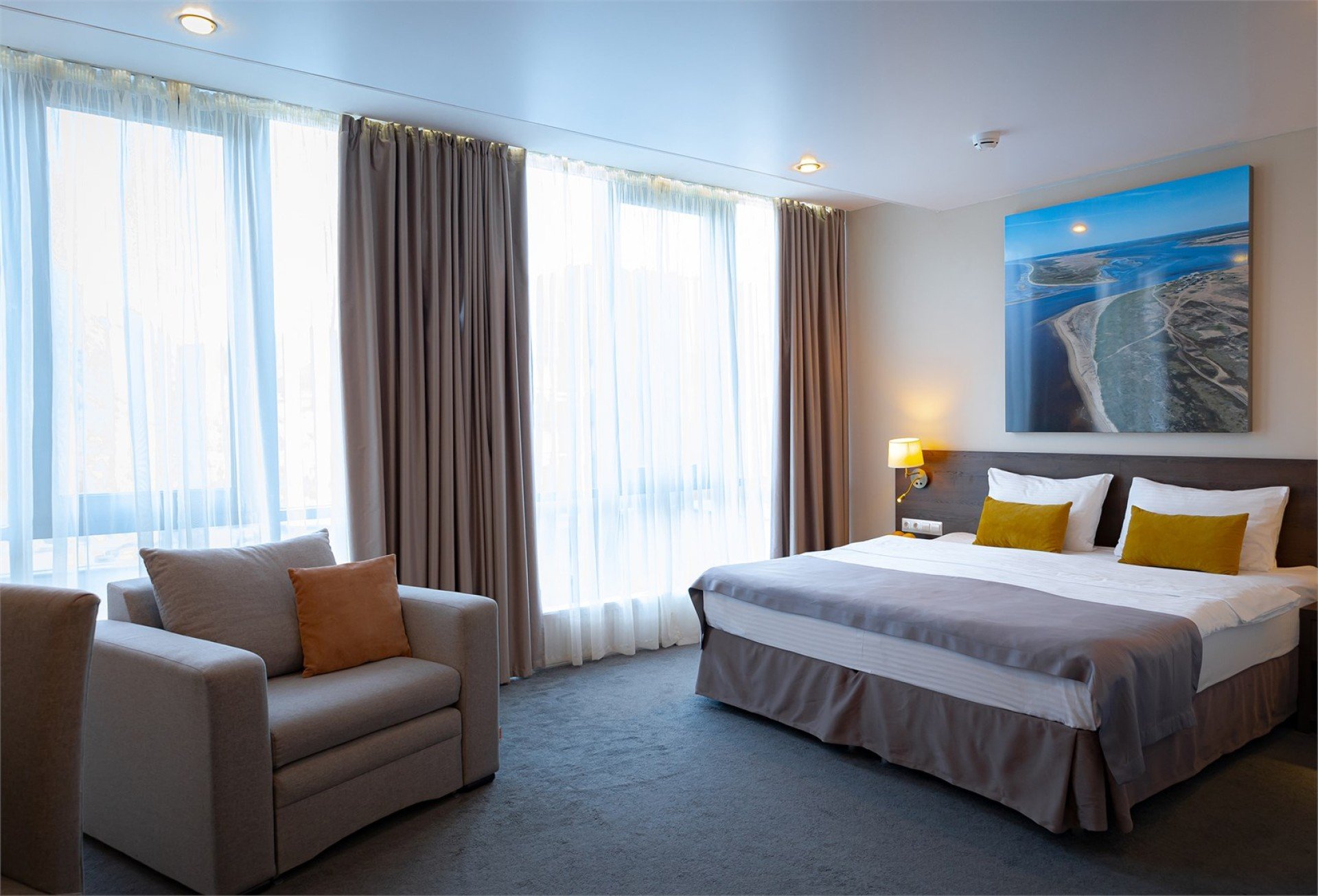 КОМФОРТ ДВУХМЕСТНЫЙ С КРЕСЛОМ (второй корпус)