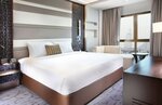 Guest Room - Complimentary Shuttle Bus to Beach & Mall of the Emirates в Metropolitan Hotel Dubai