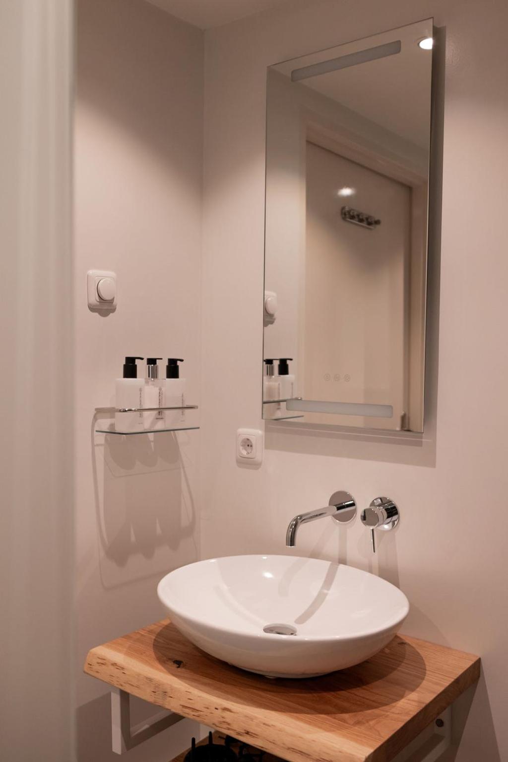 Large Double Room with Rain Shower