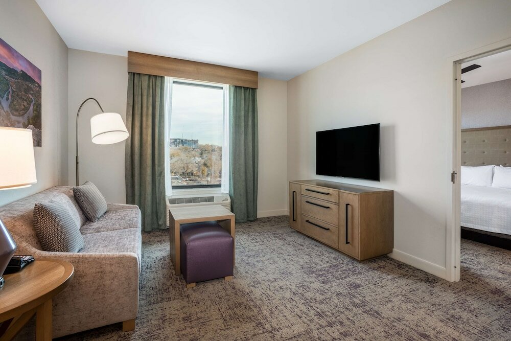 Suite, 1 King Bed, Accessible, Mountain View (Mobility & Hearing, Bathtub)