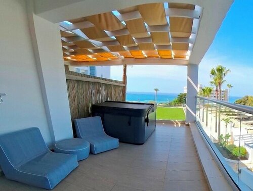 Junior Suite with outdoor Hot Tub в Napa Mermaid Hotel & Suites