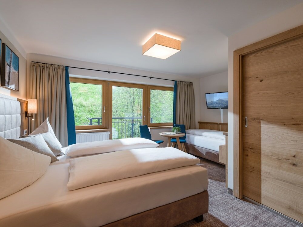 Triple Room (S)