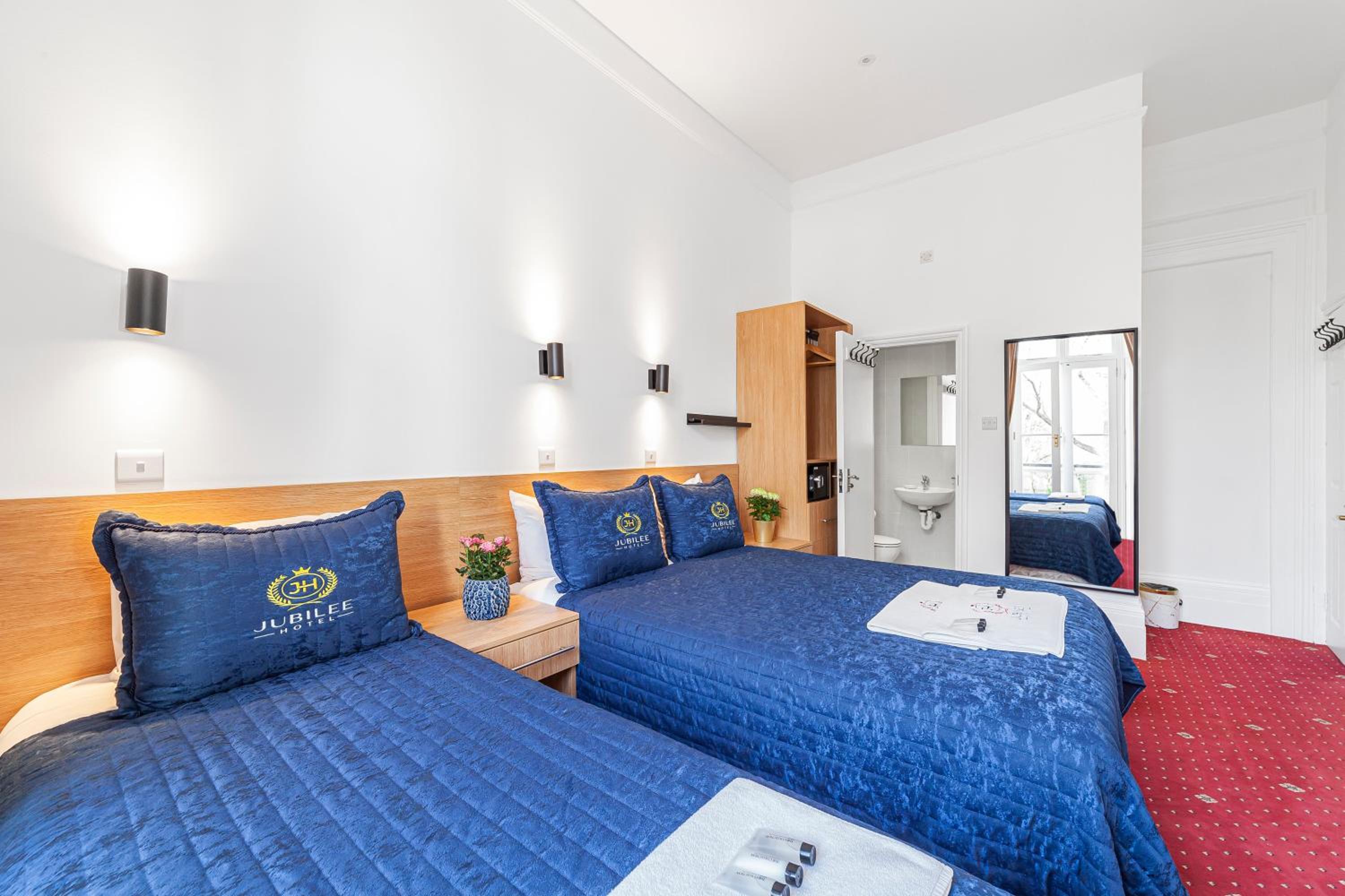 Triple Room with Balcony
