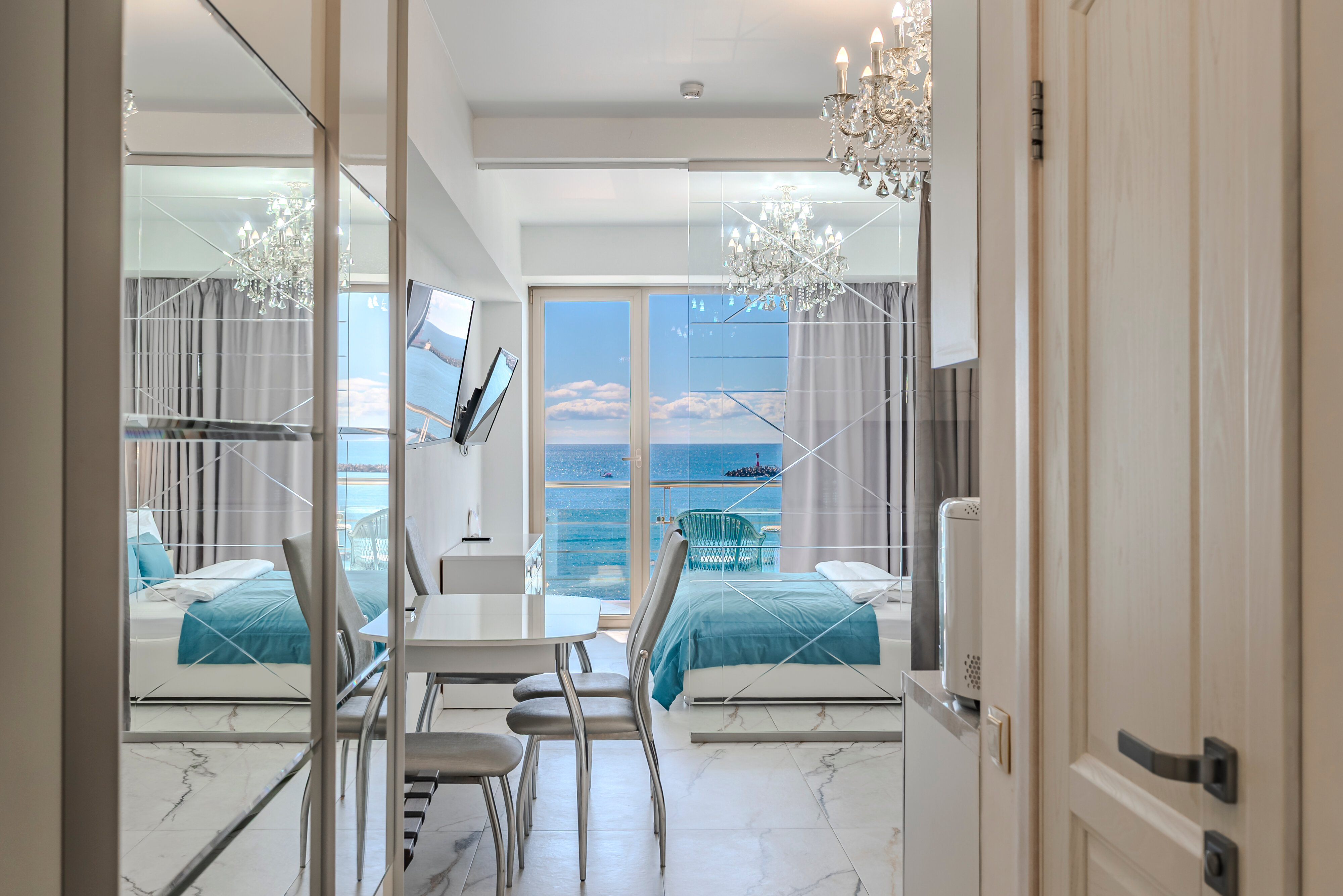 Апартаменты Crystal с панорамным видом на море