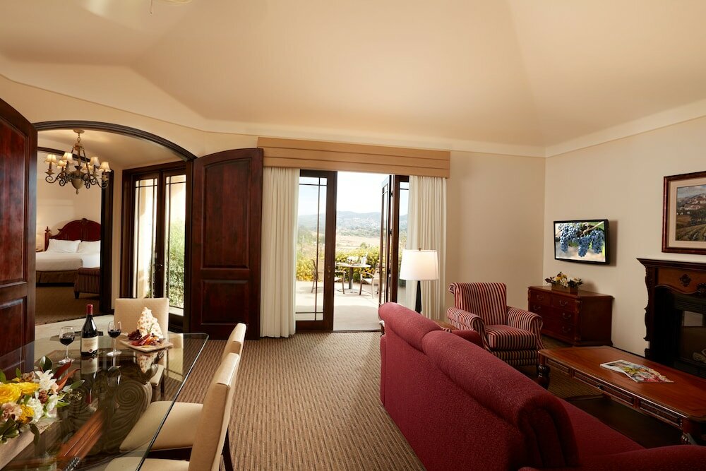 Superior Room, 1 King Bed (Mountain View King Villa)