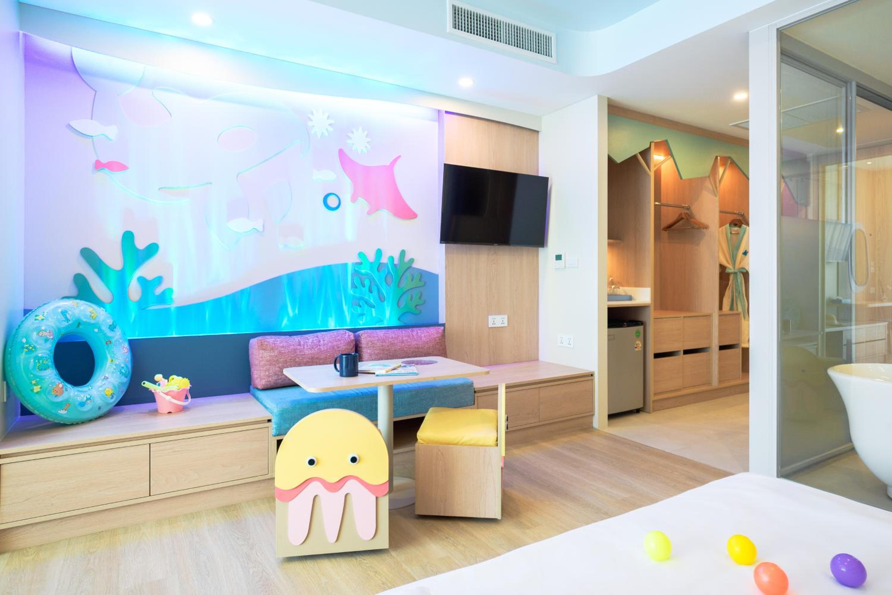Family Room (Vhari Wing)