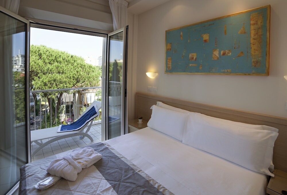 Deluxe Double Room, Balcony, Garden View
