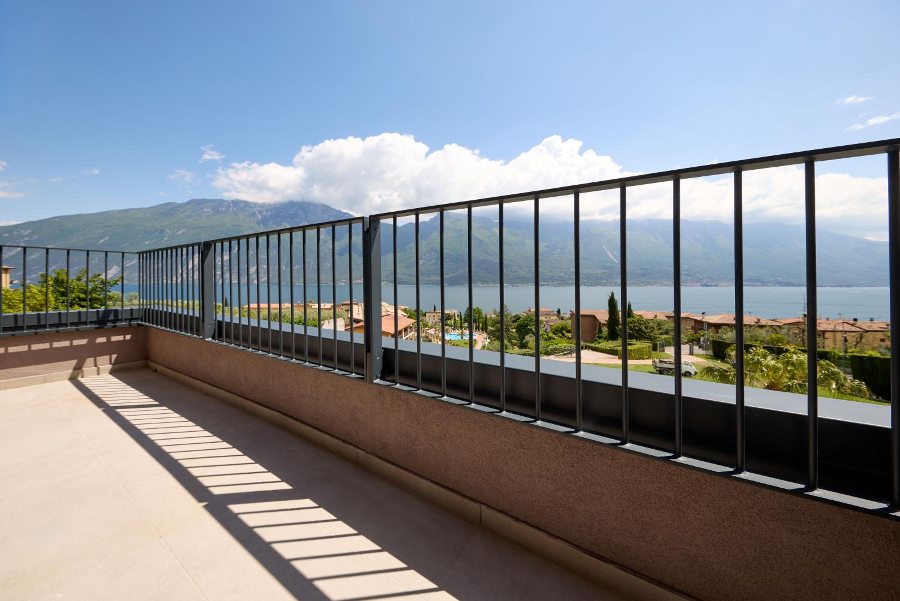 Deluxe Double or Twin Room with Lake View