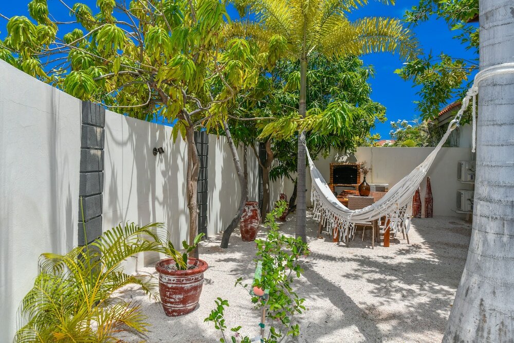 Pool side villa 3 with Private Garden Hot Tub XXL