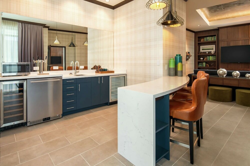 Penthouse, 2 Bedrooms, Accessible (Mobility & Hearing, Roll-In Shower)