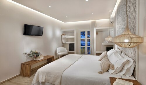 Deep Blue Triple Room Sea View в Erato Hotel Mykonos