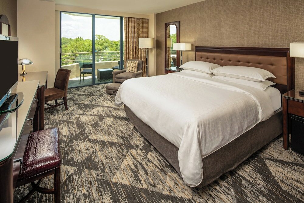 Room, 1 King Bed, Balcony (Hearing Accessible)