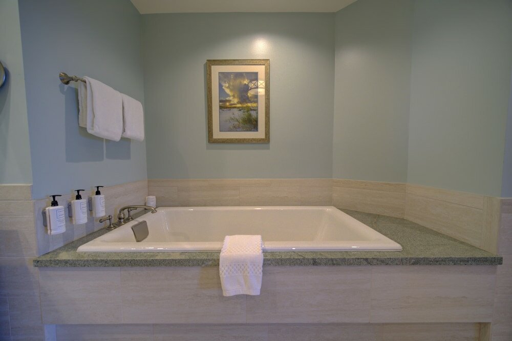 Studio Suite, 1 King Bed (Gulf View)