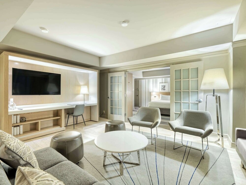 Suite, 1 King Bed (Luxury)