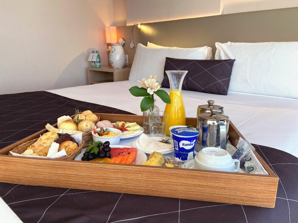 Deluxe Studio Suite, 1 Queen Bed, Ensuite