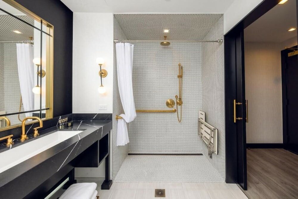 King Accessible Room with Roll-In Shower