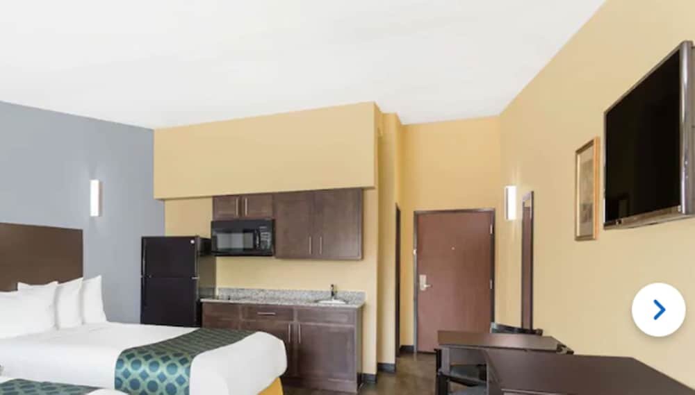 Efficiency, 2 Queen Beds, Accessible, Kitchenette