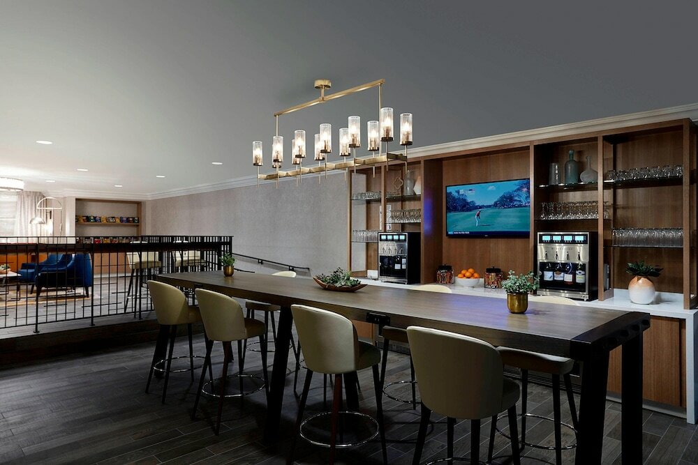Club Room, 1 King Bed