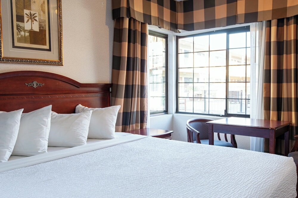Deluxe Suite, Multiple Beds, Non Smoking