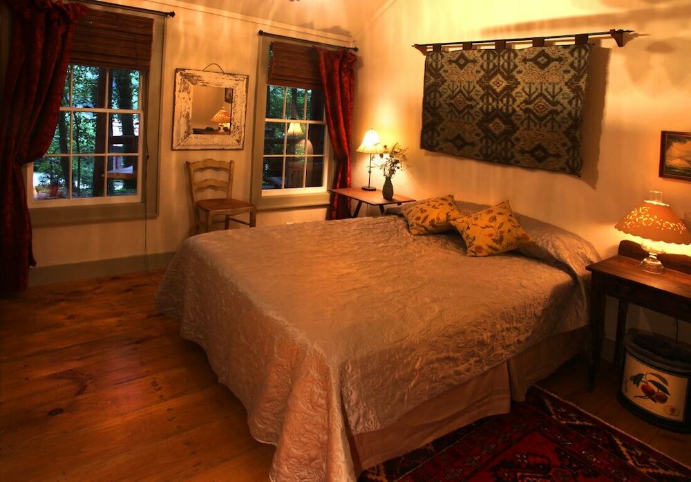 Cottage (Master Bed - Bath Living and Kitchen)