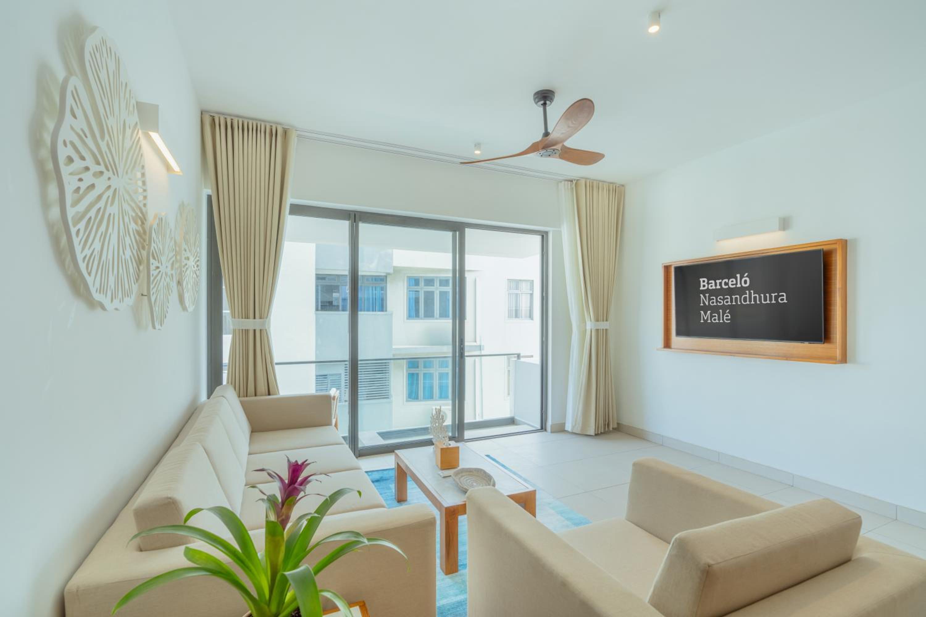 	 City 2 Bedroom Apartment (Free Airport Transfer)