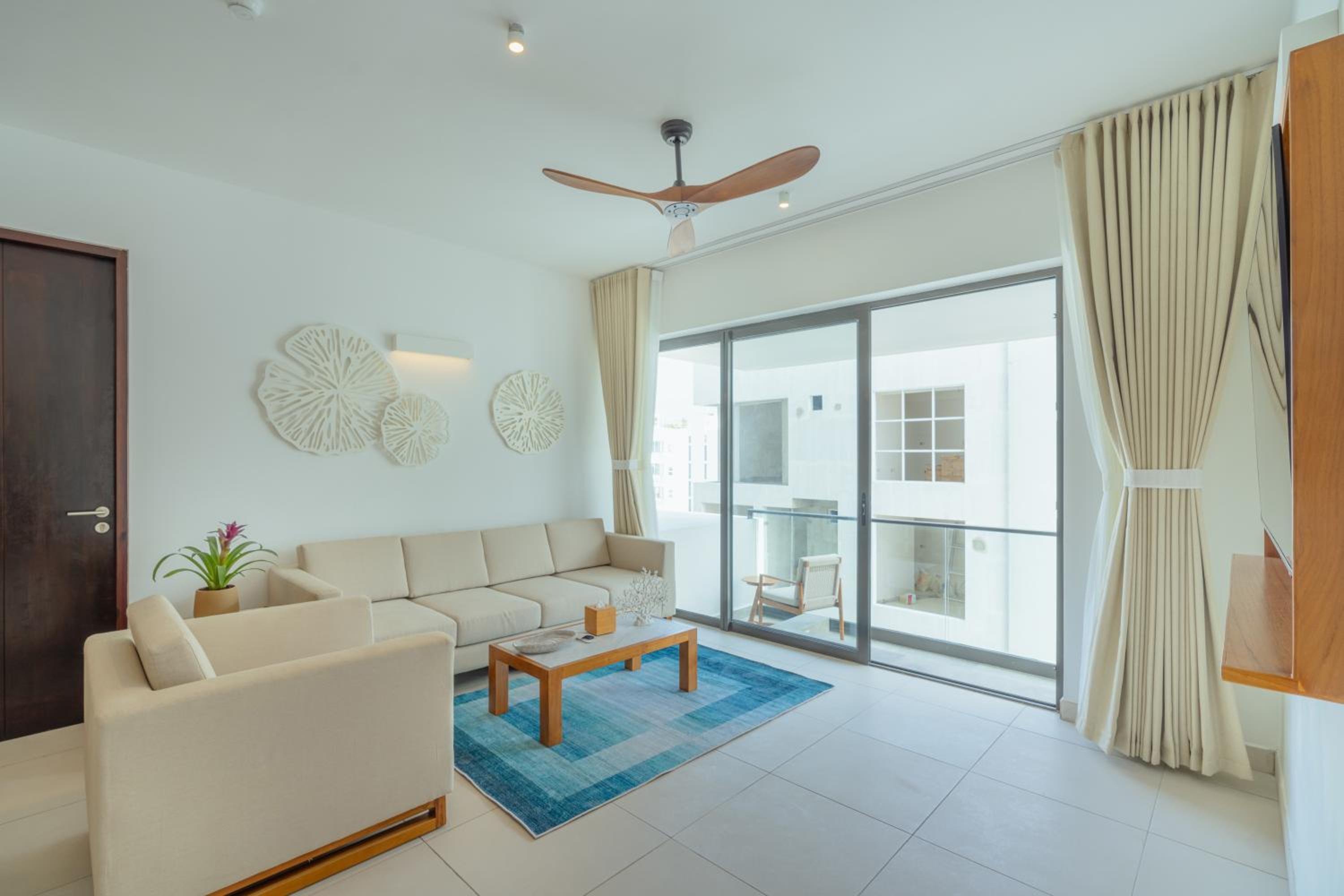 	 City 2 Bedroom Apartment (Free Airport Transfer)