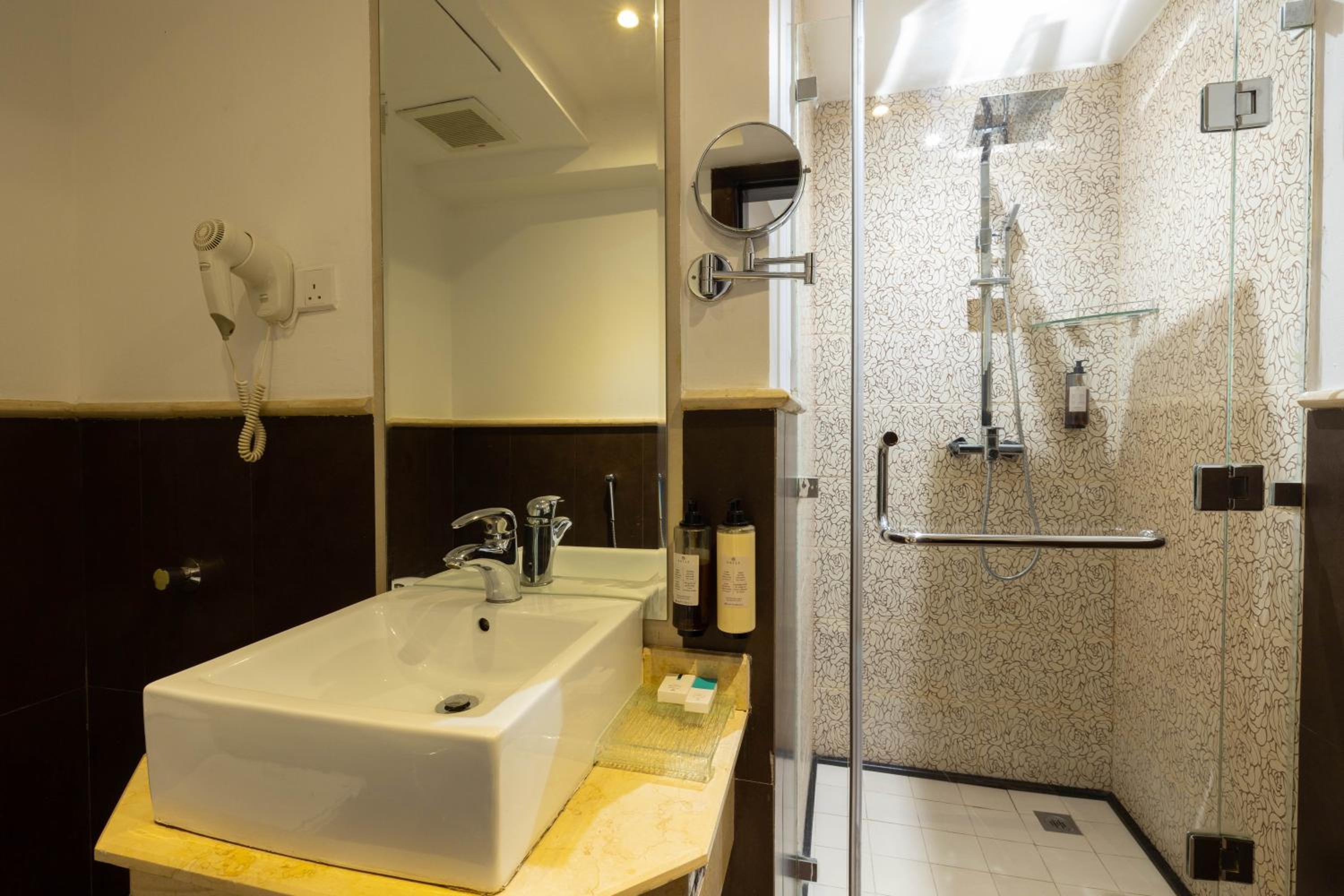 Deluxe Twin Room - Non-Smoking
