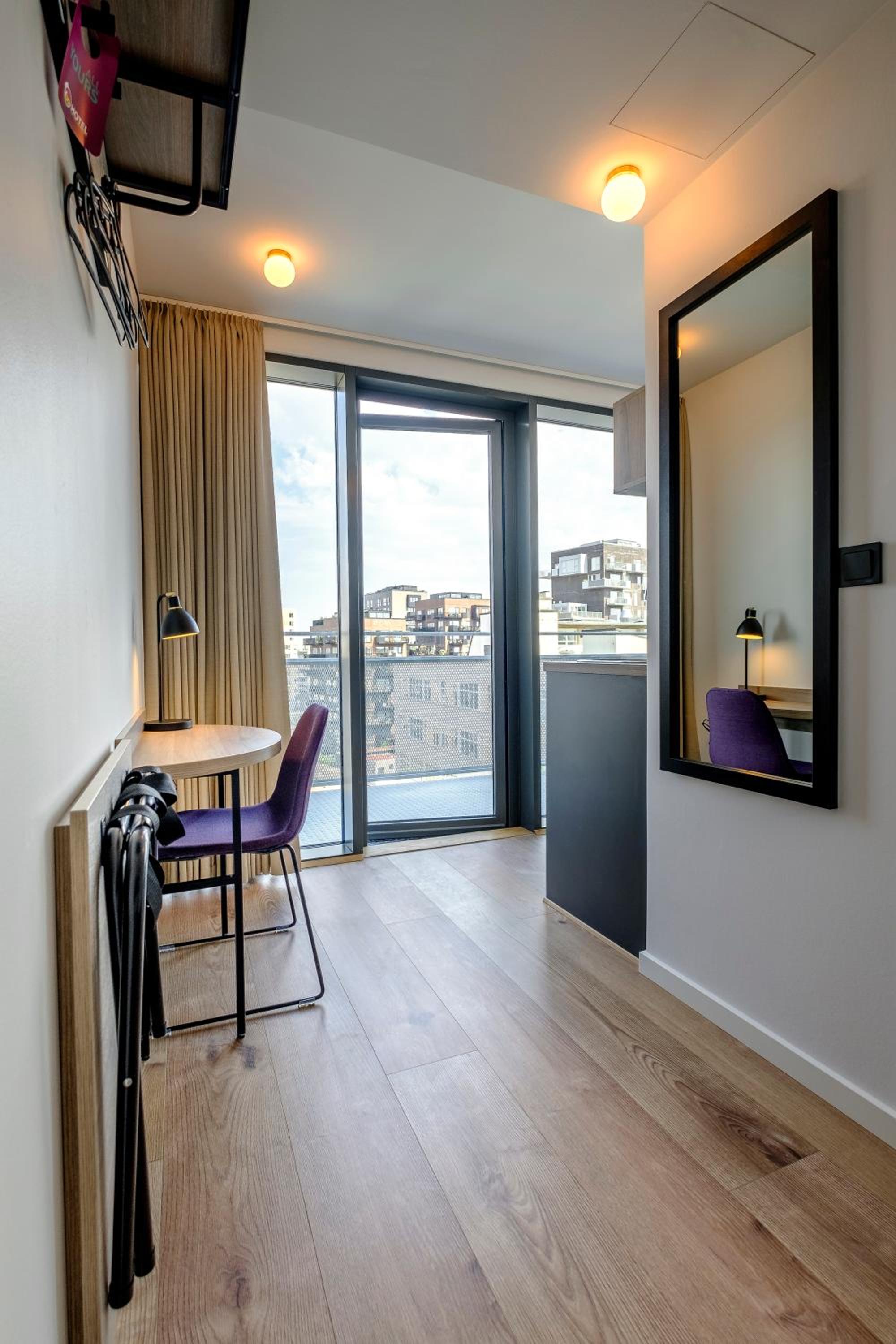 Apartment (2 Adults)