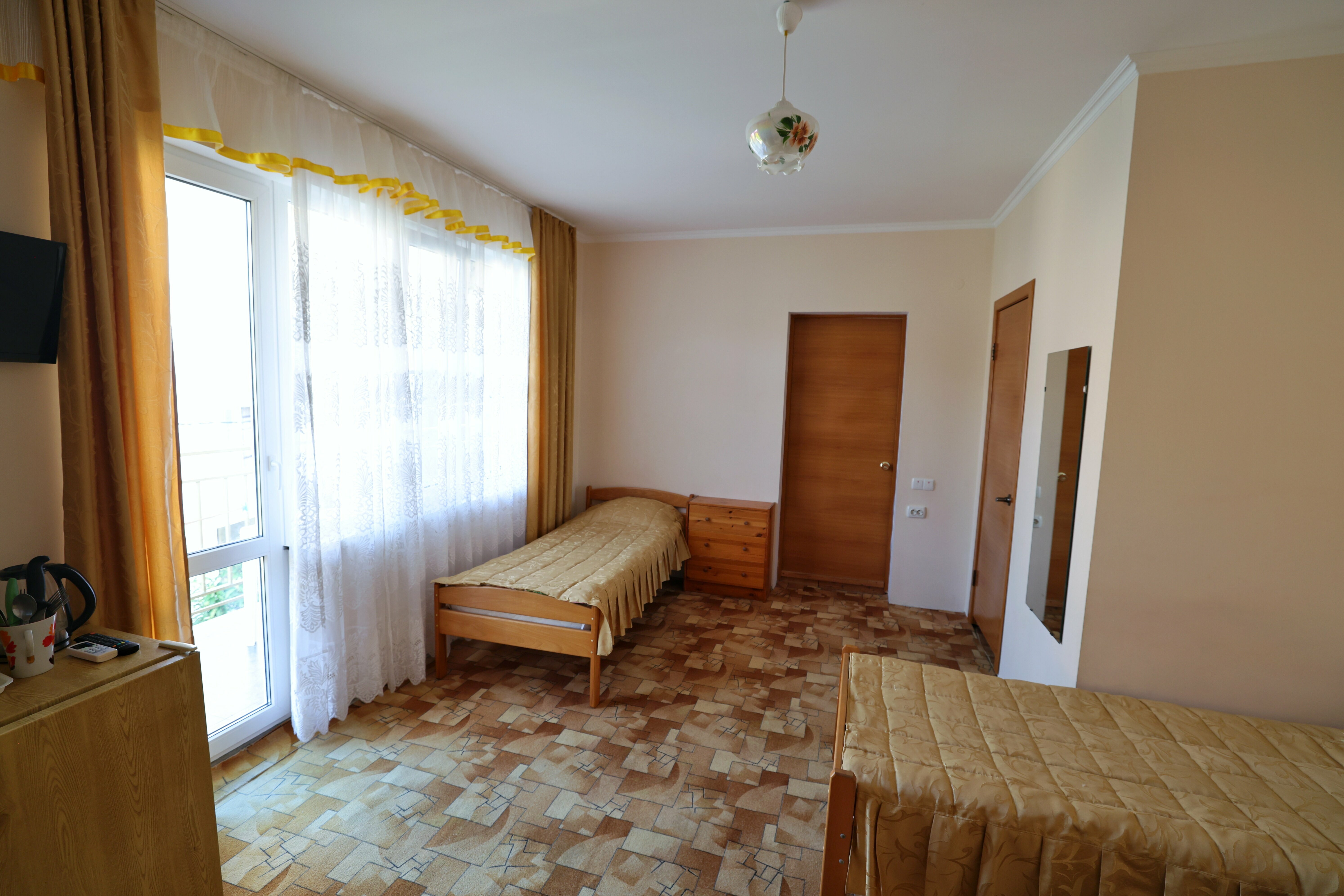 Семейный номер с видом на горы