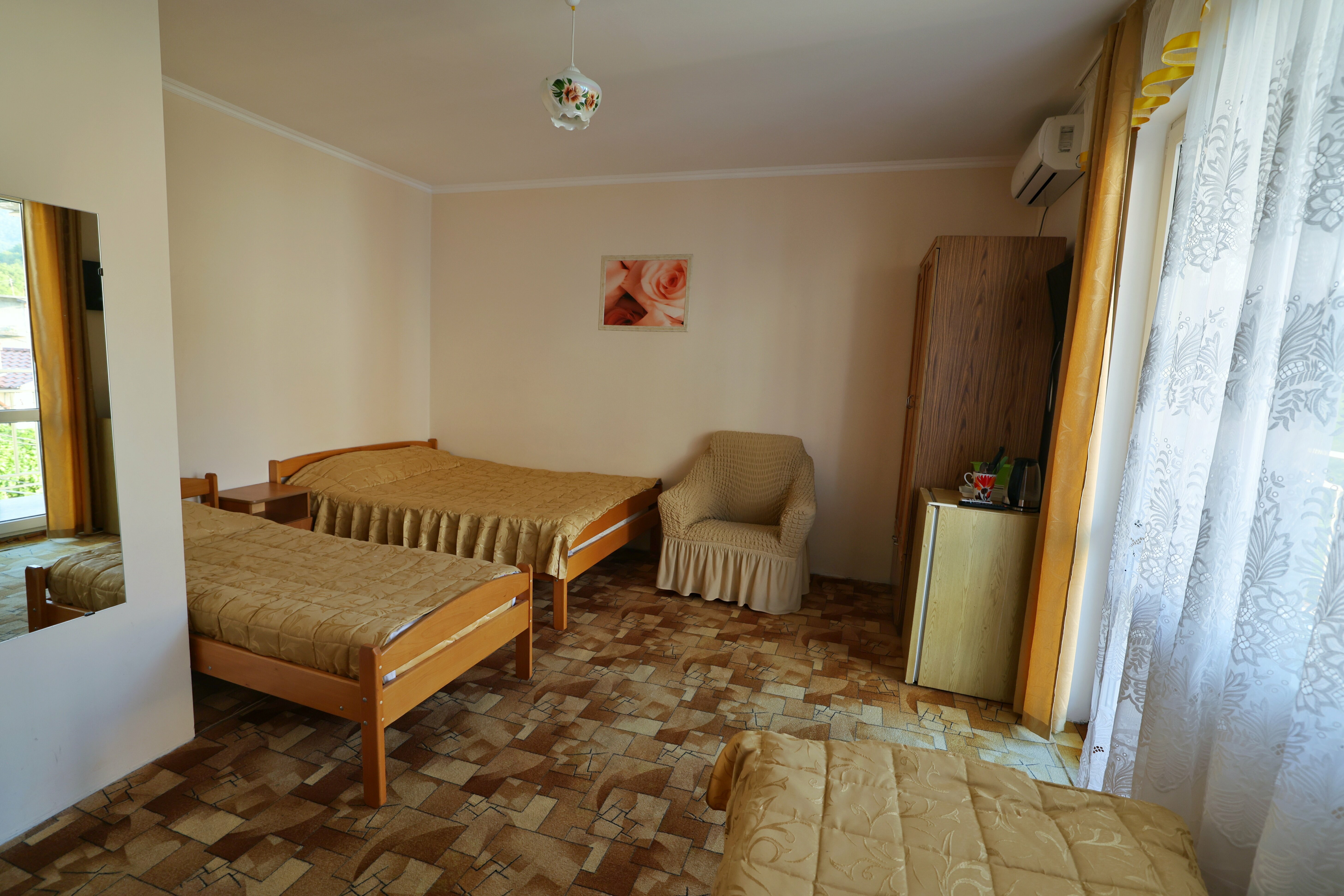 Семейный номер с видом на горы