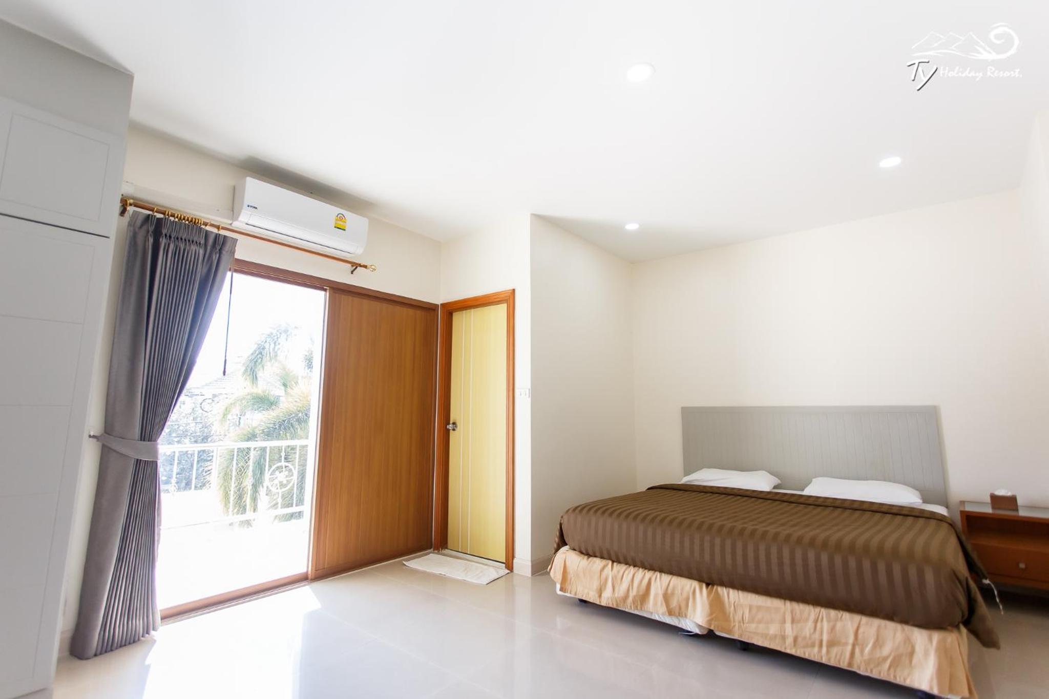 Seven-Bedroom Villa with Private Pool 236