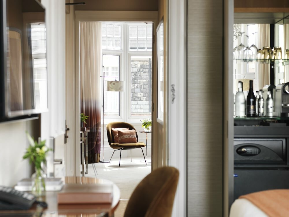 Luxury One Bedroom Apartment