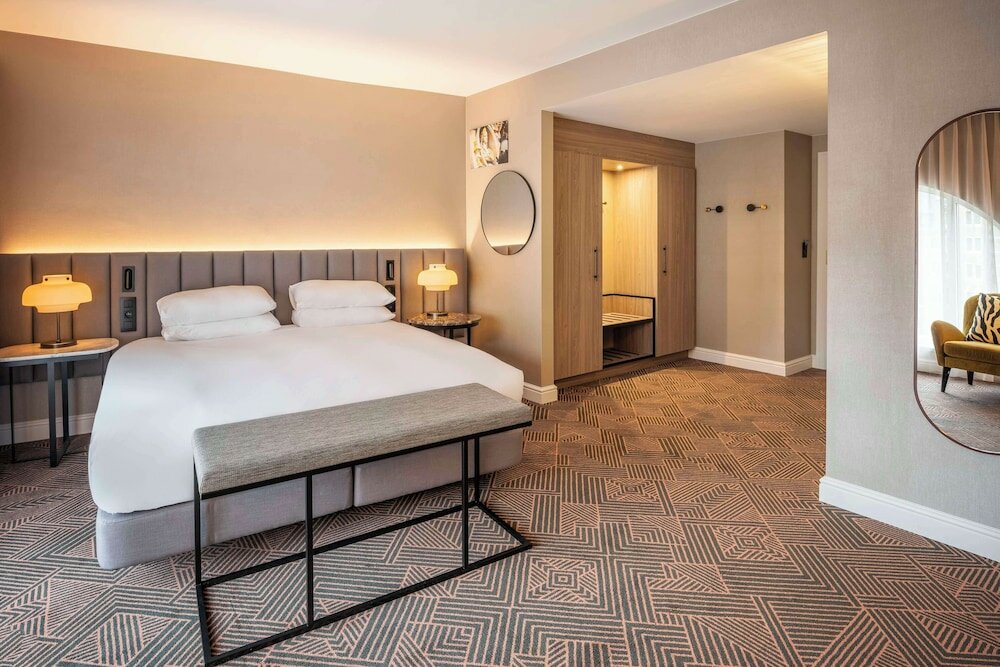 Executive Room, 1 King Bed, Club Lounge Access