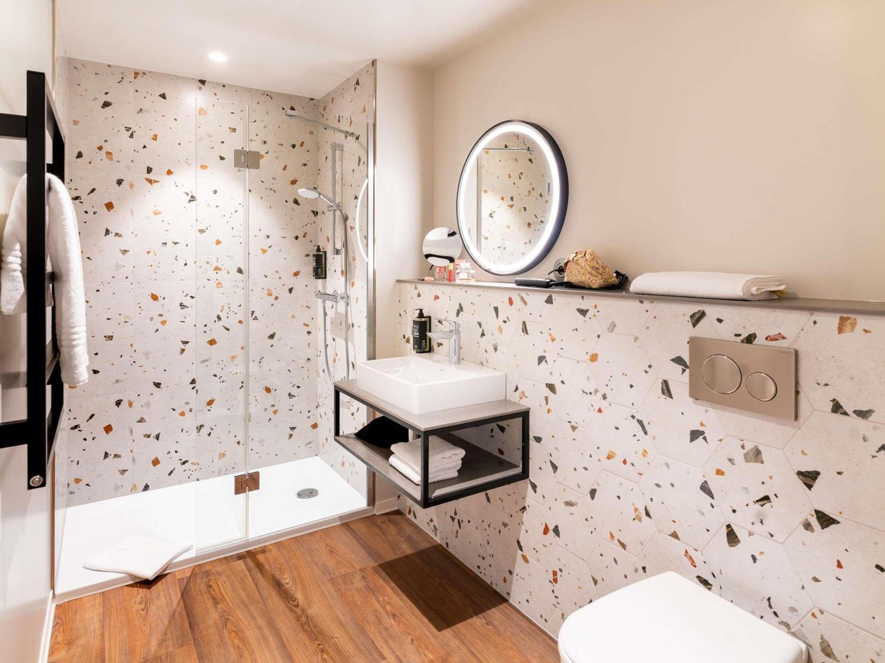 Comfort Queen Room with Bunk Bed