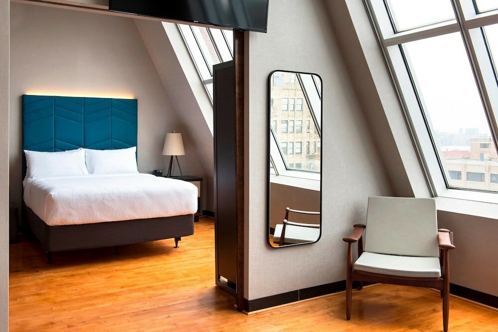 Suite, 1 Queen Bed with Sofa bed