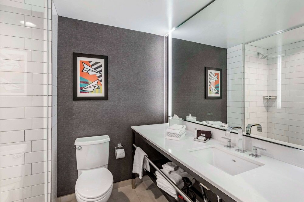 Suite, 1 King Bed with Sofa bed, Non Smoking