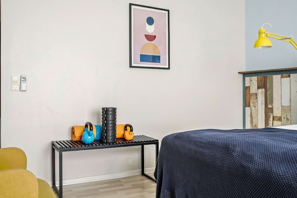 Business Room, 1 King Bed, Bathtub, River View