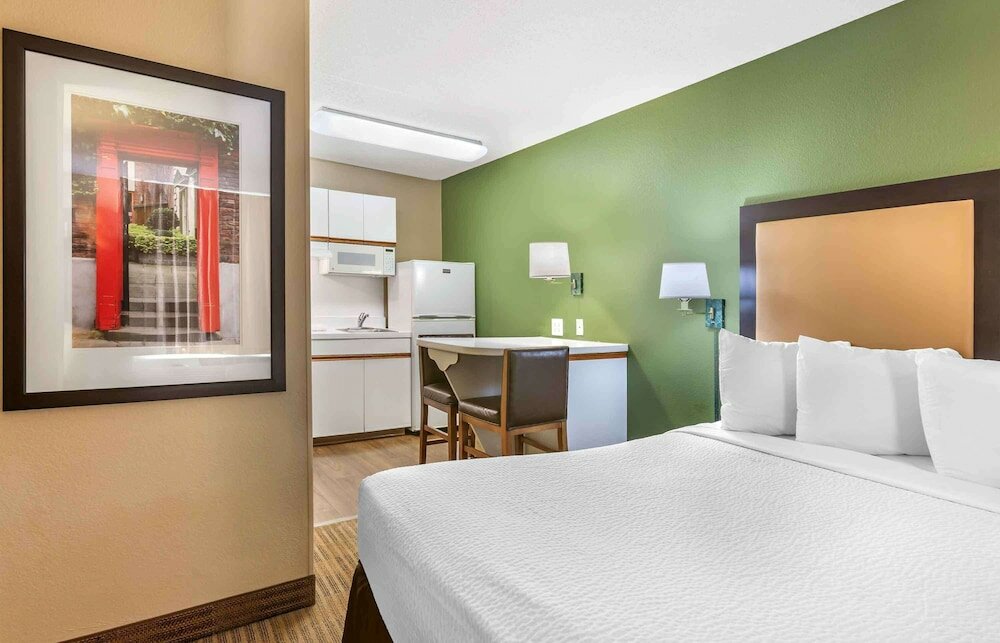 Deluxe Studio, 1 King Bed with Sofa bed, Non Smoking
