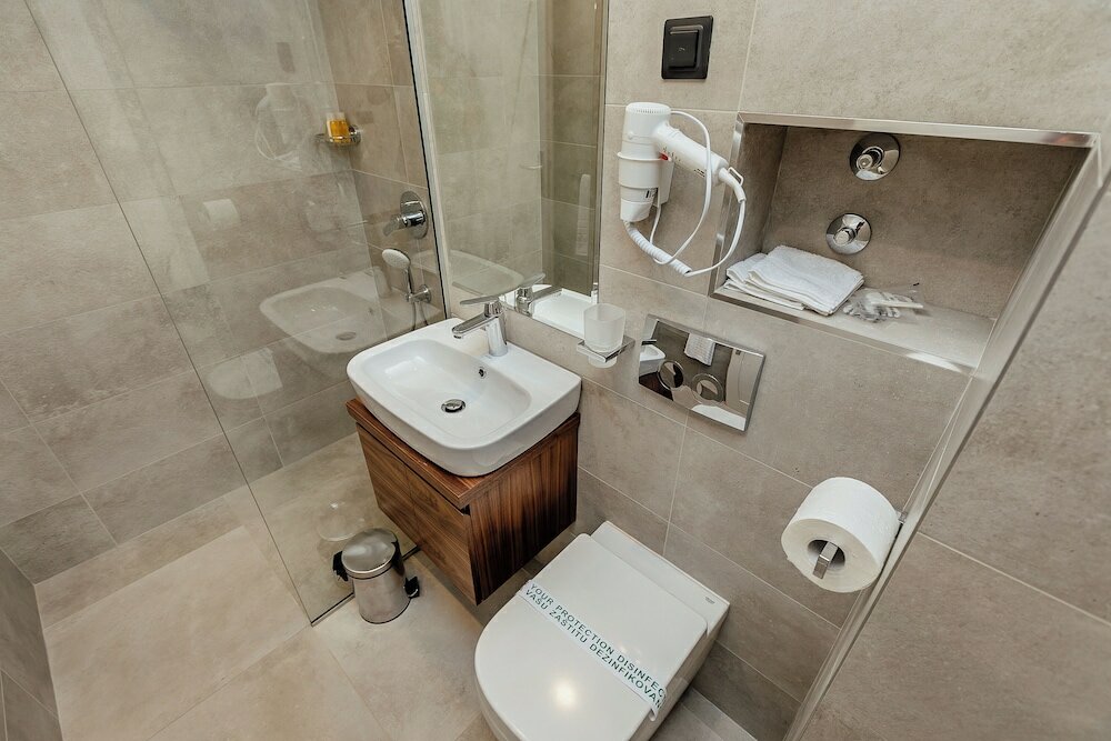 Double room with a sea view / Annex C