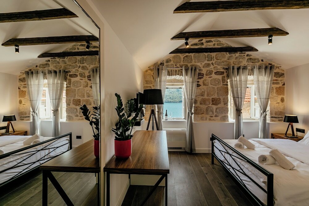 Double room with a sea view / Annex C