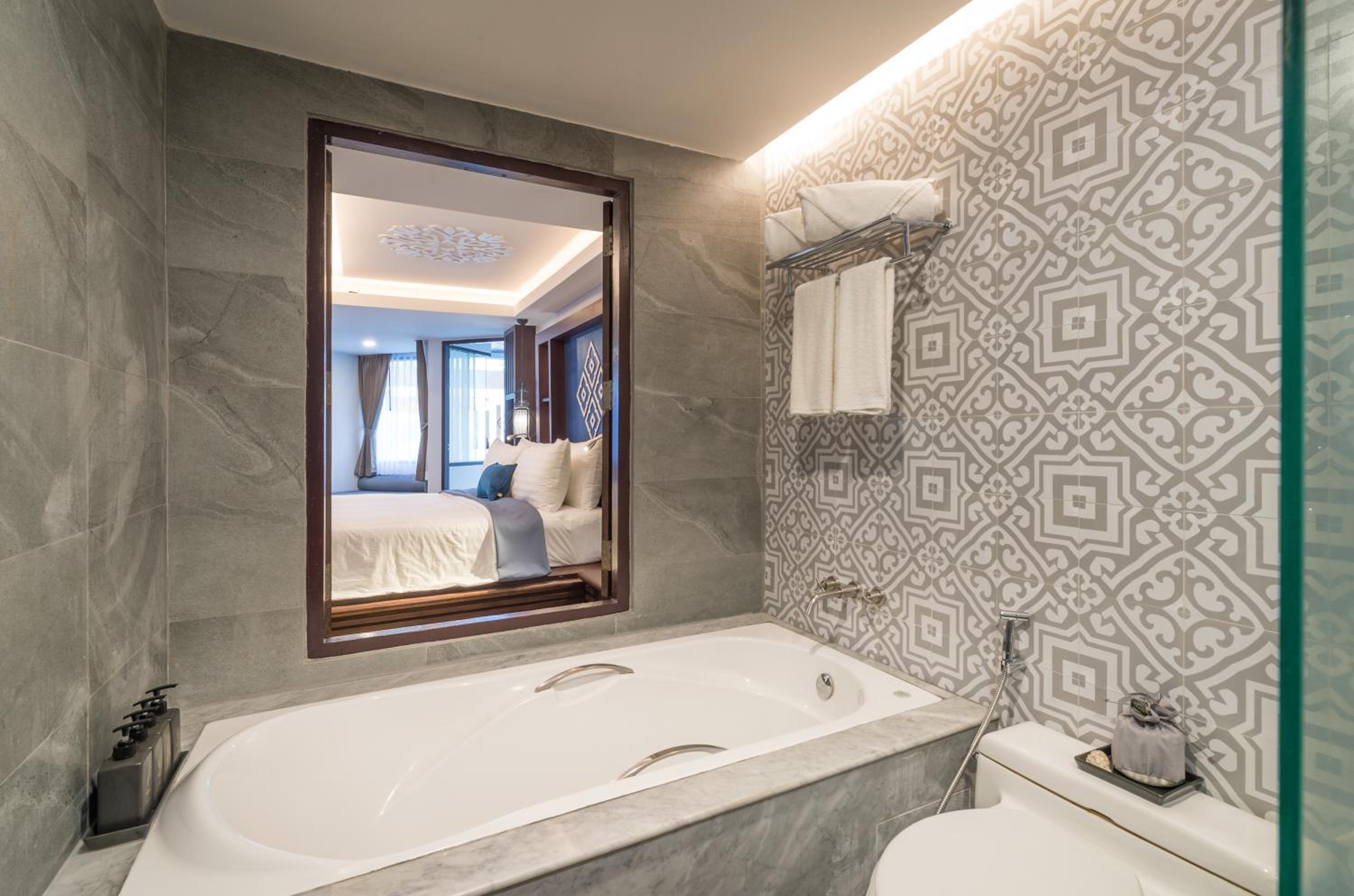 Deluxe Double Room with Pool Access