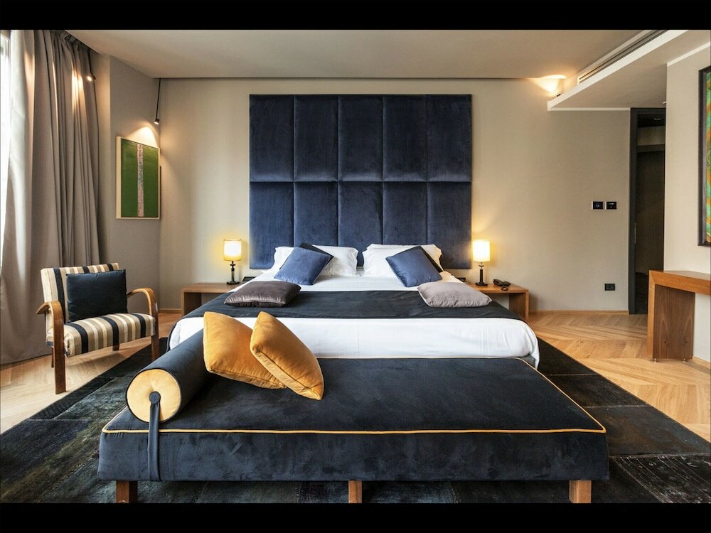 Superior Suite Glass