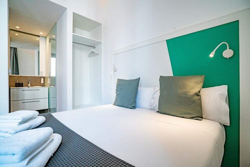 Studio with Gran Via Views (2 people)