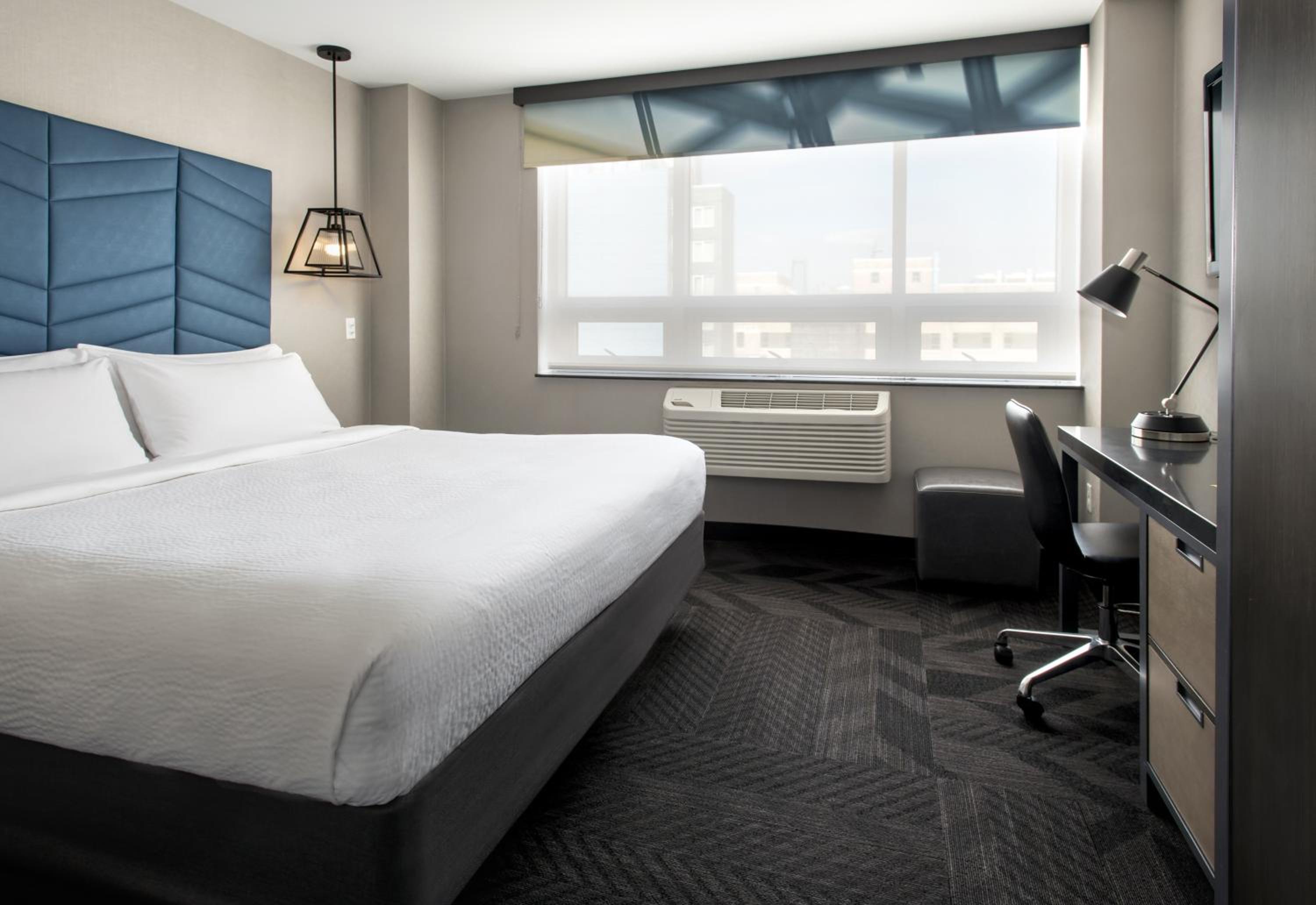 King Room - Mobility Accessible with Tub