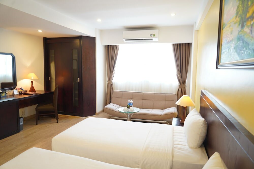 Deluxe Twin Room (with Window)