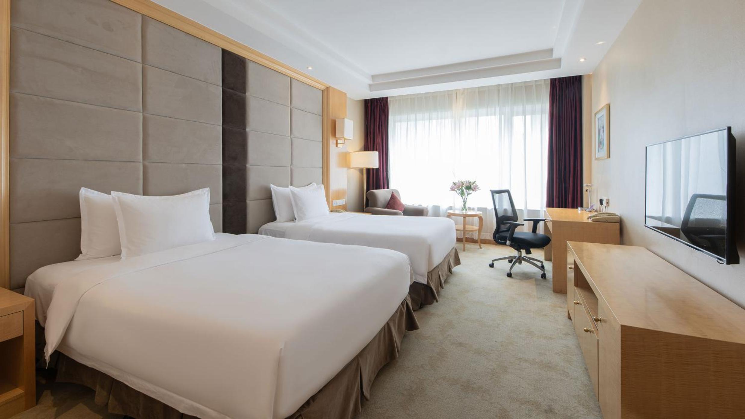 Standard Twin Room - Work Life