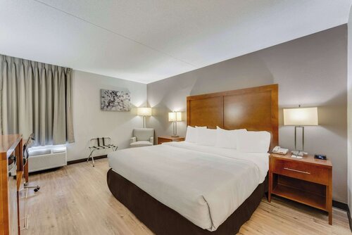 Номер, 1 двуспальная кровать «Кинг-сайз», для людей с ограниченными возможностями, для некурящих в Red Roof Inn Plus+ Easton